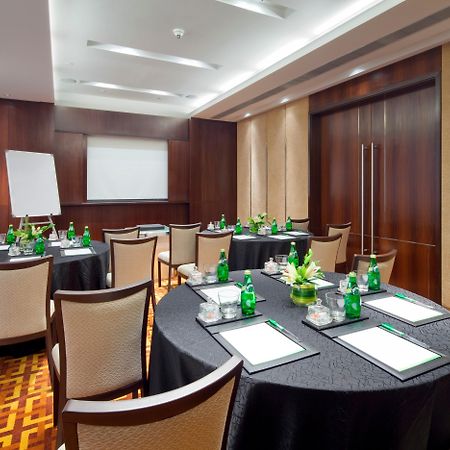 Holiday Inn Mumbai International Airport By Ihg Екстериор снимка Meeting room