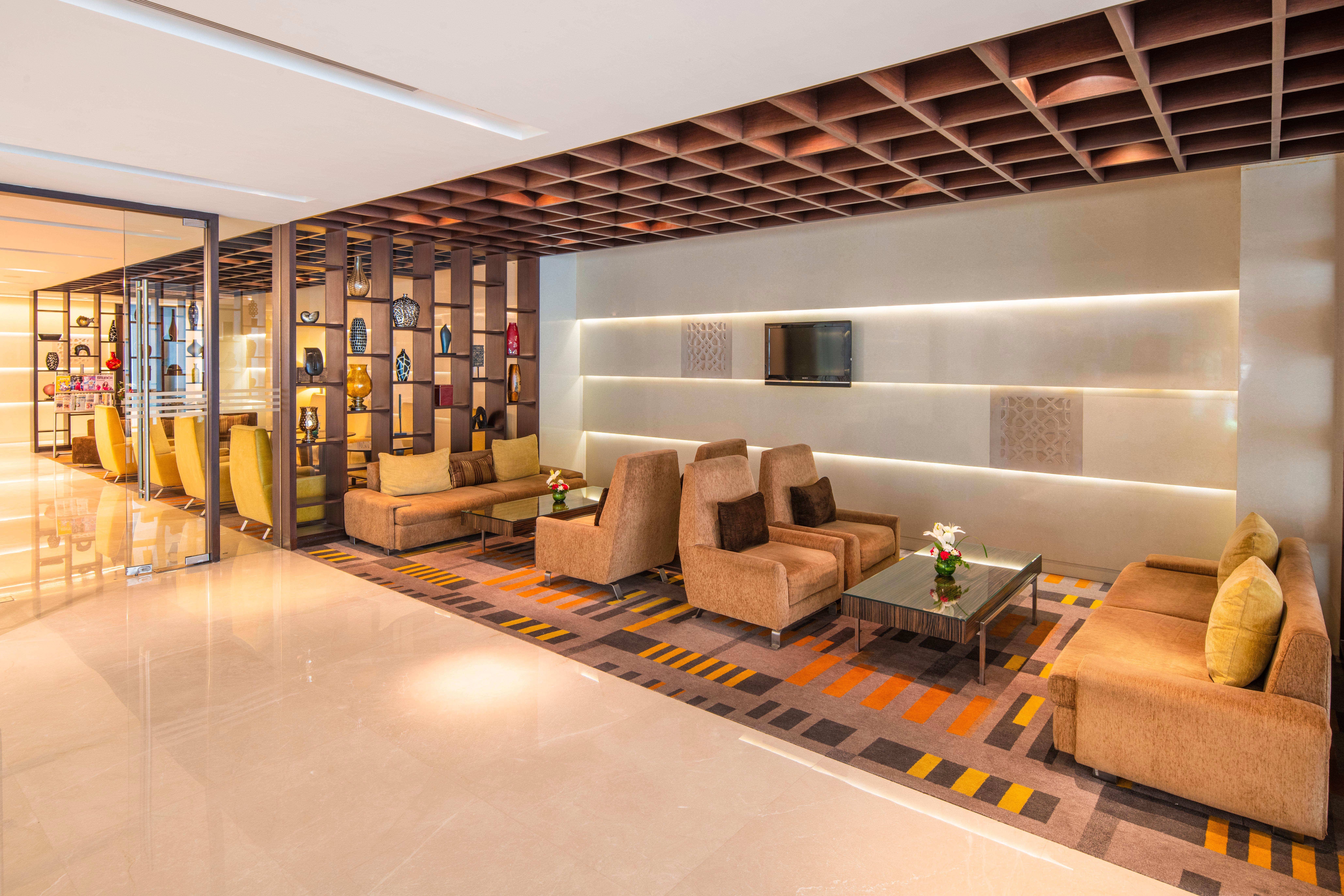 Holiday Inn Mumbai International Airport By Ihg Екстериор снимка The lounge at the airport