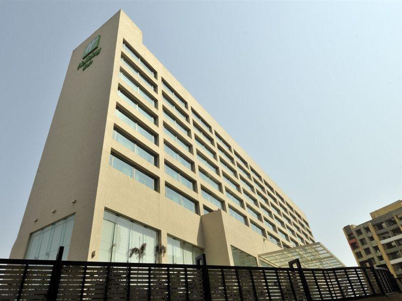 Holiday Inn Mumbai International Airport By Ihg Екстериор снимка The hotel in 2012